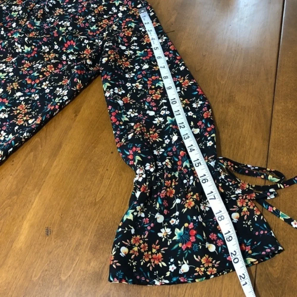 J.Crew Mercantile Black‎ Floral Bell Sleeve Blouse